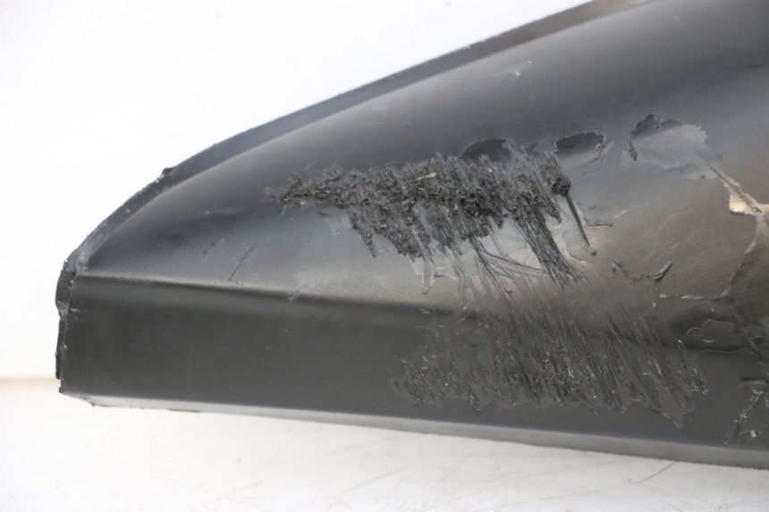 photo de CACHE SOUS SELLE DROIT YAMAHA TZR 50 (2008 - 2016) - Détails caractéristiques