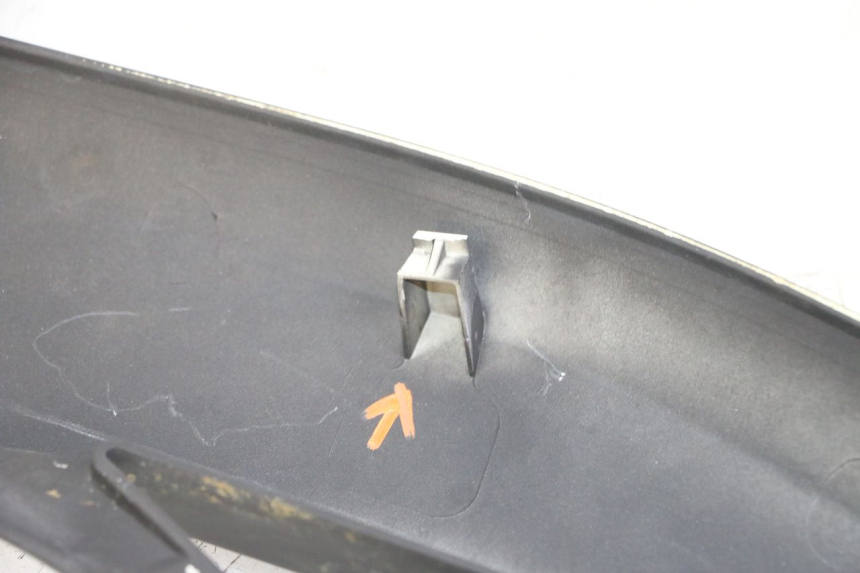 photo de CACHE SOUS SELLE DROIT YAMAHA X-MAX XMAX ABS 250 (2010 - 2014) - Autre angle de vue