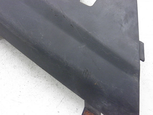 photo de CACHE SOUS SELLE DROIT YAMAHA XMAX X-MAX 125 (2006 - 2009) - Autre angle de vue