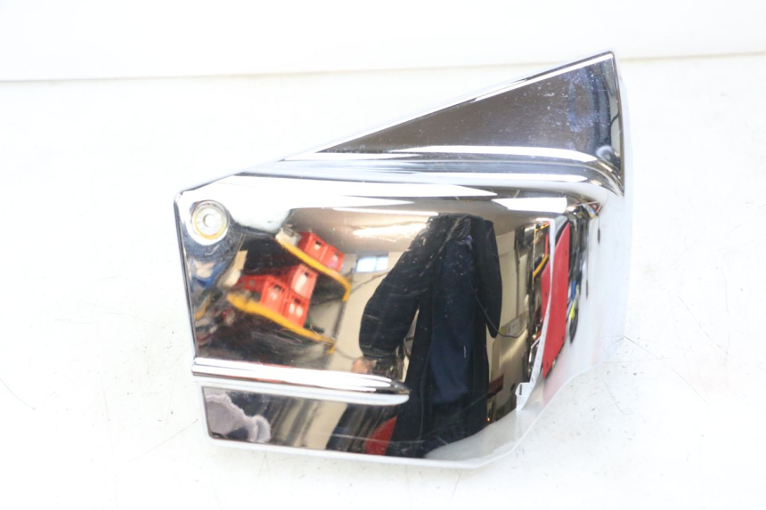 photo de CACHE SOUS SELLE DROIT YAMAHA XVS DRAG STAR DRAGSTAR 650 (1997 - 2007) - Vue principale