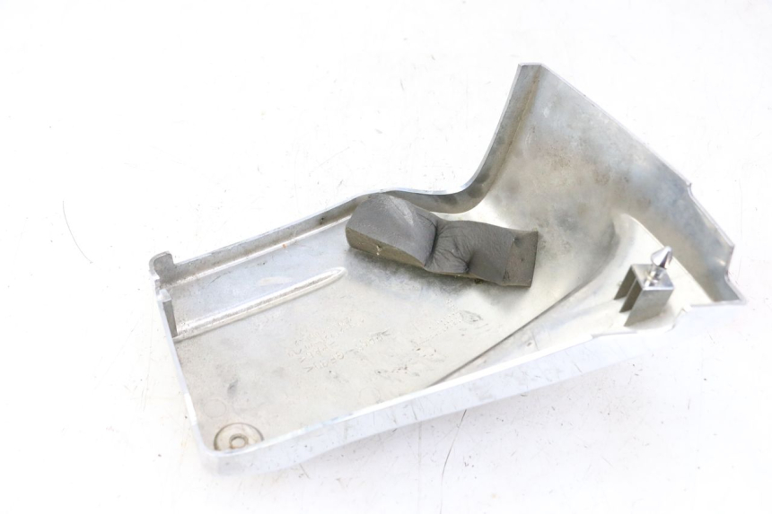 photo de CACHE SOUS SELLE DROIT YAMAHA XVS DRAG STAR DRAGSTAR 650 (1997 - 2007) - Zoom état d’usage