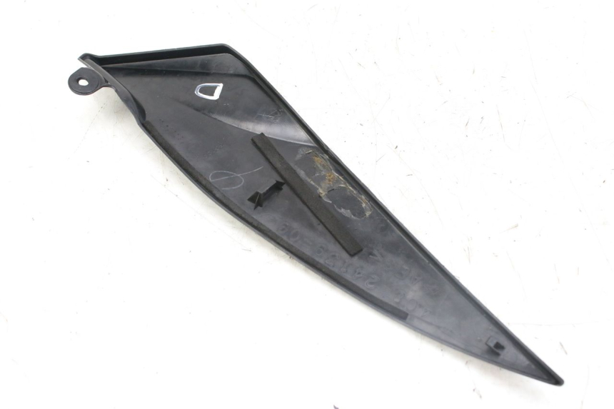 photo de CACHE SOUS SELLE DROIT YAMAHA YZF R1 1000 (2007 - 2008) - Zoom état d’usage