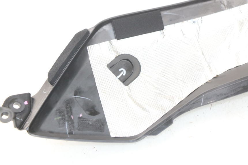 photo de CACHE SOUS SELLE DROIT KAWASAKI Z Z900 900 (2017 - 2019) - Zoom état d’usage