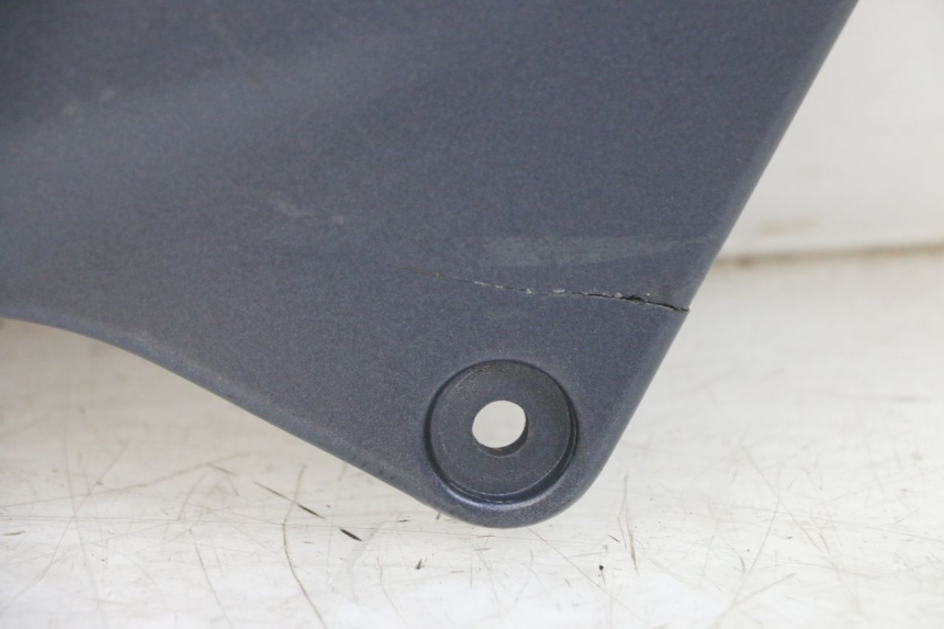 photo de CACHE SOUS SELLE DROIT KAWASAKI ZR 7 750 (1999 - 2004) - Inspection visuelle