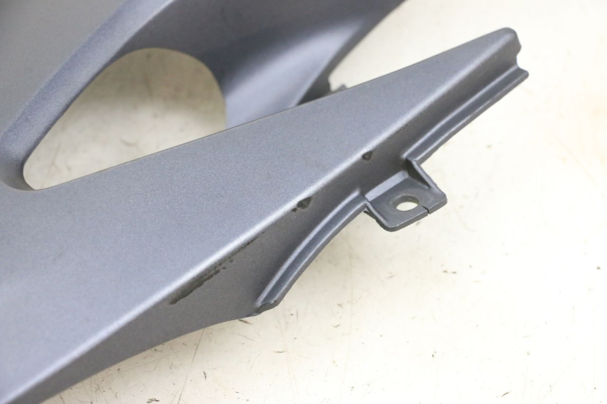 photo de CACHE SOUS SELLE DROIT KAWASAKI ZR 7 750 (1999 - 2004) - Vue d’ensemble