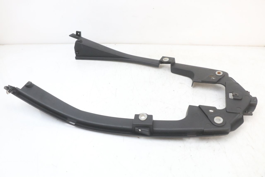 photo de CACHE SOUS SELLE LONGJIA EASY MAX 125 (2020 - 2024) - Gros plan technique