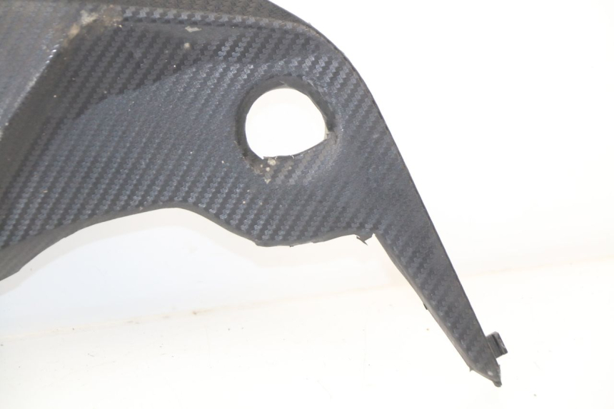 photo de CACHE SOUS SELLE KAWASAKI ER-6 ER6 N 650 (2009 - 2011) - Gros plan technique