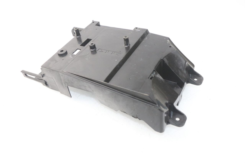 photo de CACHE SOUS SELLE YAMAHA FJR ABS 1300 (2006 - 2012) - Détail de la pièce