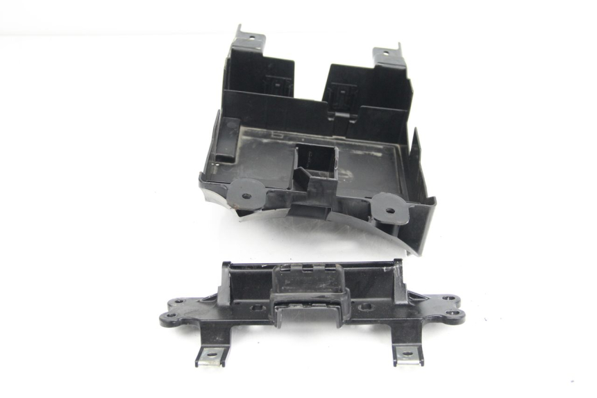 photo de CACHE SOUS SELLE YAMAHA FJR ABS 1300 (2006 - 2012) - Détail de la pièce