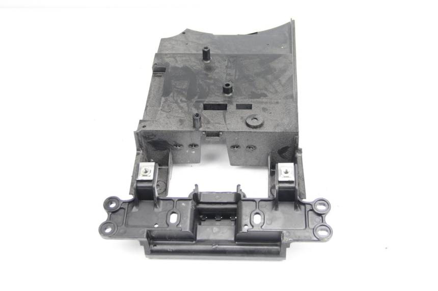 photo de CACHE SOUS SELLE YAMAHA FJR ABS 1300 (2006 - 2012) - Zoom état d’usage