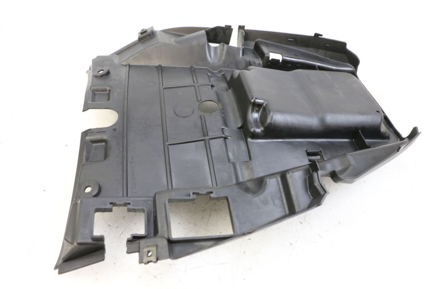 photo de CACHE SOUS SELLE HONDA FJS SILVER WING SILVERWING 400 (2005 - 2008) - Détail de la pièce