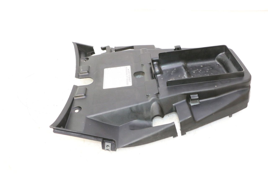 photo de CACHE SOUS SELLE HONDA FJS SILVER WING SILVERWING 400 (2005 - 2008) - Gros plan technique
