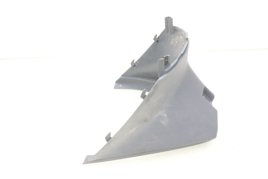 photo de CACHE SOUS SELLE PIAGGIO FLY 100 (2006 - 2010) - Détail de la pièce