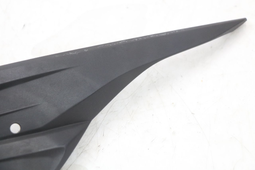 photo de CACHE SOUS SELLE GAUCHE SUZUKI ADDRESS 110 (2015 - 2020) - Autre angle de vue