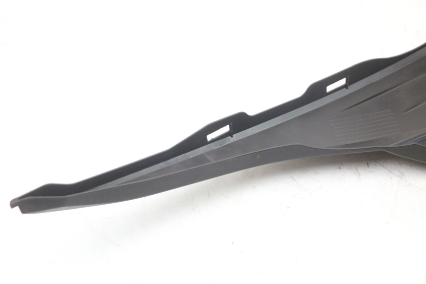 photo de CACHE SOUS SELLE GAUCHE SUZUKI ADDRESS 110 (2015 - 2020) - État de surface