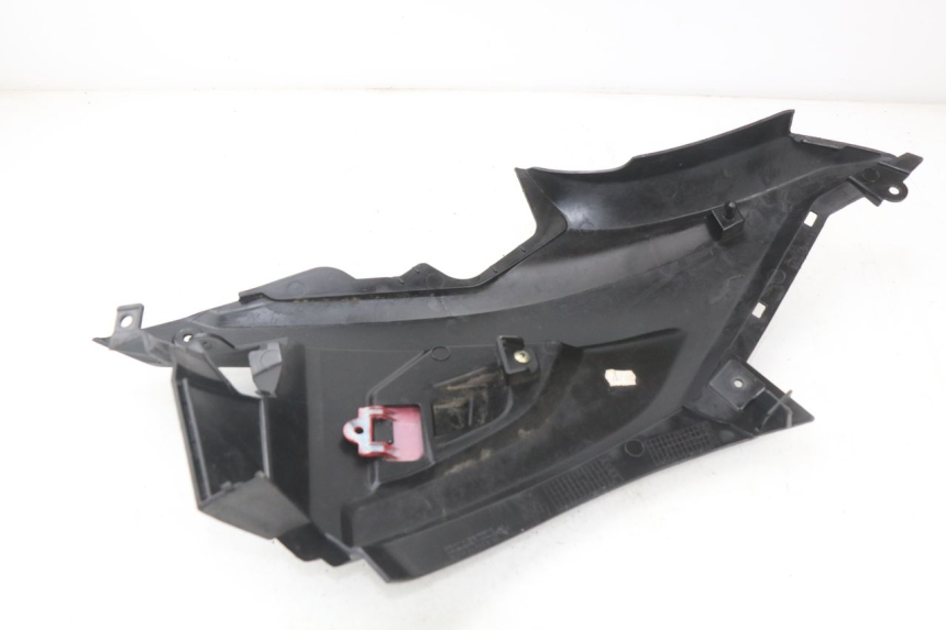 photo de CACHE SOUS SELLE GAUCHE YAMAHA AEROX NAKED 2T 50 (2013 - 2017) - Gros plan technique