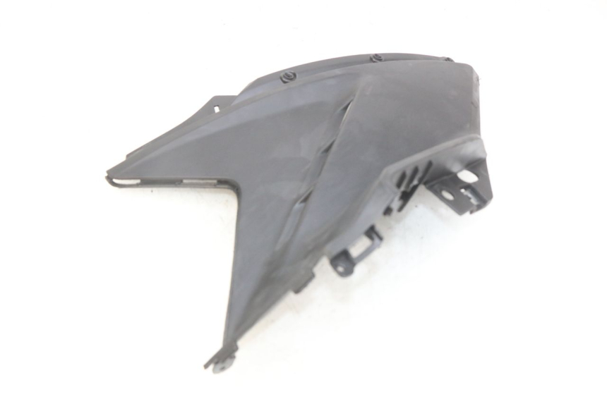 photo de CACHE SOUS SELLE GAUCHE KYMCO AGILITY 16+ 4T 50 (2018 - 2023) - Autre angle de vue