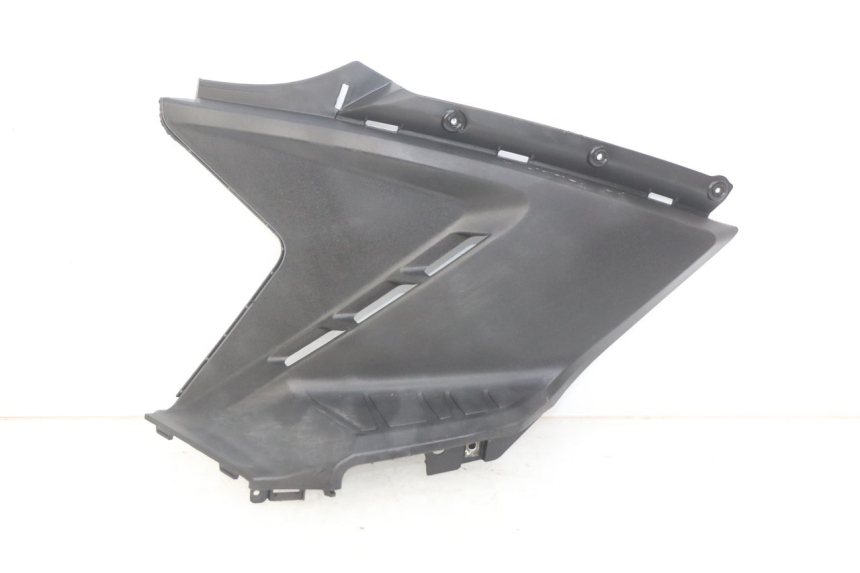 photo de CACHE SOUS SELLE GAUCHE KYMCO AGILITY 16+ 4T 50 (2018 - 2023) - Vue principale