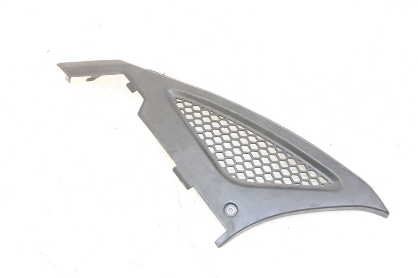 photo de CACHE SOUS SELLE GAUCHE KYMCO AGILITY NAKED RENOUVO 2T 50 (2011 - 2018) - Zoom état d’usage