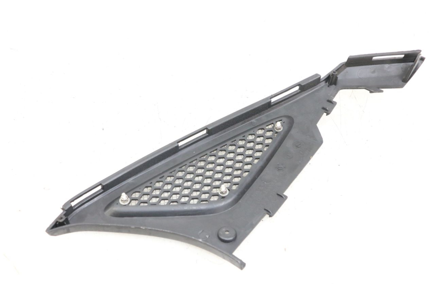 photo de CACHE SOUS SELLE GAUCHE KYMCO AGILITY RS 4T 50 (2009 - 2013) - Détail de la pièce