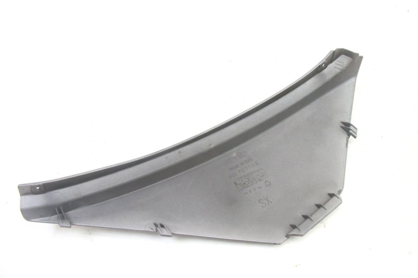 photo de CACHE SOUS SELLE GAUCHE APRILIA ATLANTIC 125 (2003 - 2009) - Zoom état d’usage