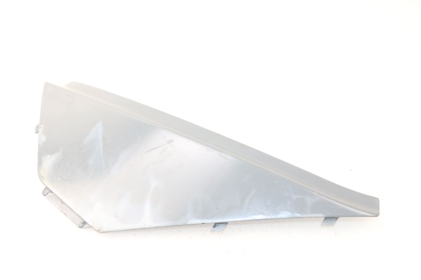 photo de CACHE SOUS SELLE GAUCHE APRILIA ATLANTIC 125 (2003 - 2009) - Zoom état d’usage