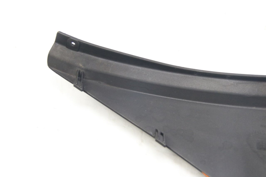 photo de CACHE SOUS SELLE GAUCHE APRILIA ATLANTIC 500 (2002 - 2003) - Vue d’ensemble