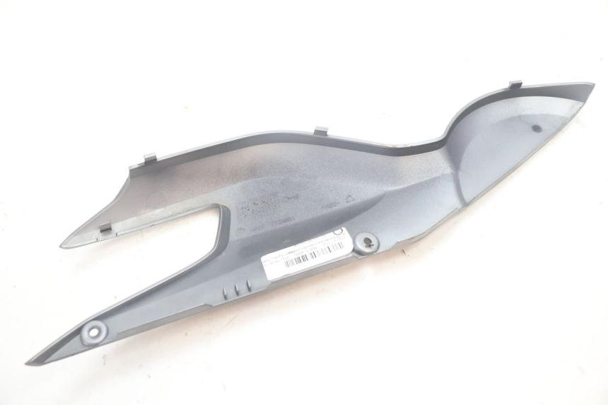 photo de CACHE SOUS SELLE GAUCHE BMW C SPORT 650 (2015 - 2021) - Zoom état d’usage