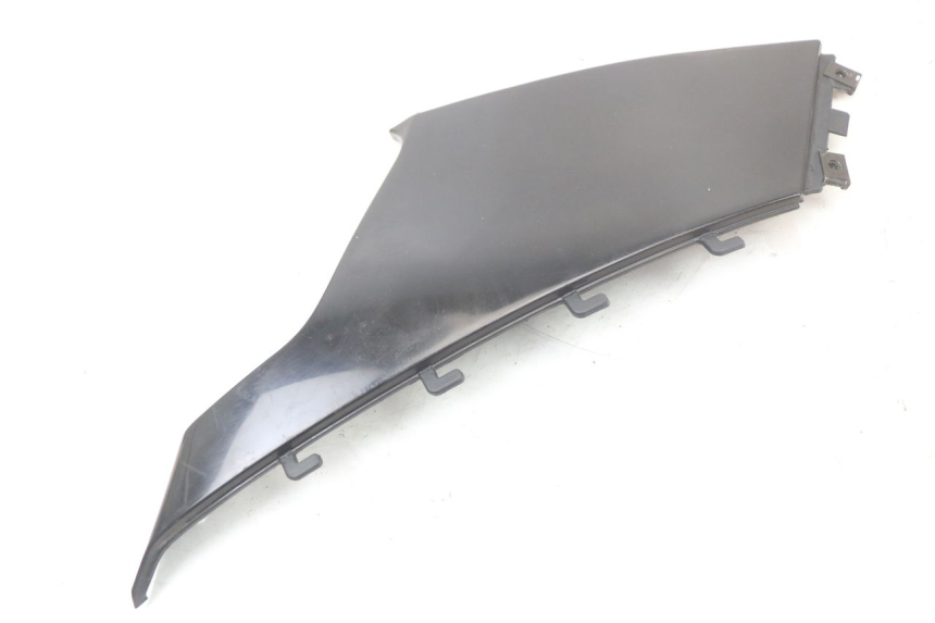 photo de CACHE SOUS SELLE GAUCHE BMW C1 125 (2000 - 2003) - Détail de la pièce