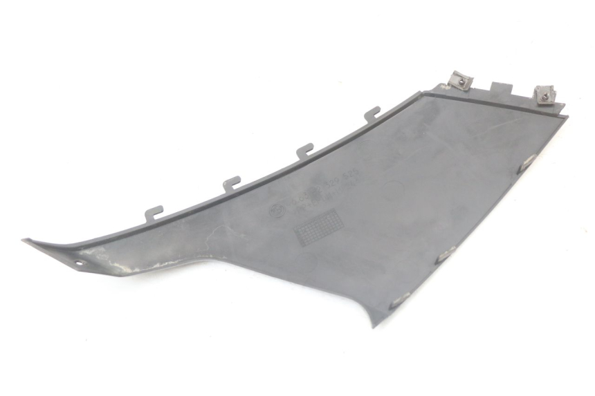 photo de CACHE SOUS SELLE GAUCHE BMW C1 125 (2000 - 2003) - Zoom état d’usage