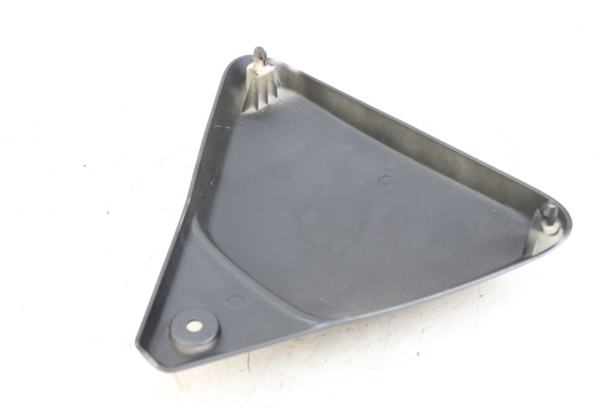 photo de CACHE SOUS SELLE GAUCHE ARCHIVE CAFE RACER 4T 50 (2019 - 2024) - Détail de la pièce