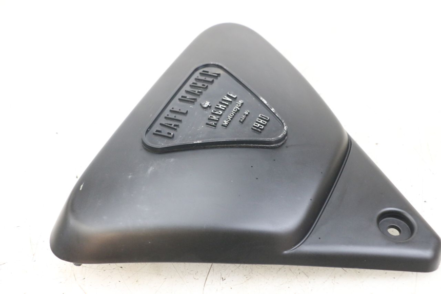 photo de CACHE SOUS SELLE GAUCHE ARCHIVE CAFE RACER 4T 50 (2019 - 2024) - Zoom état d’usage