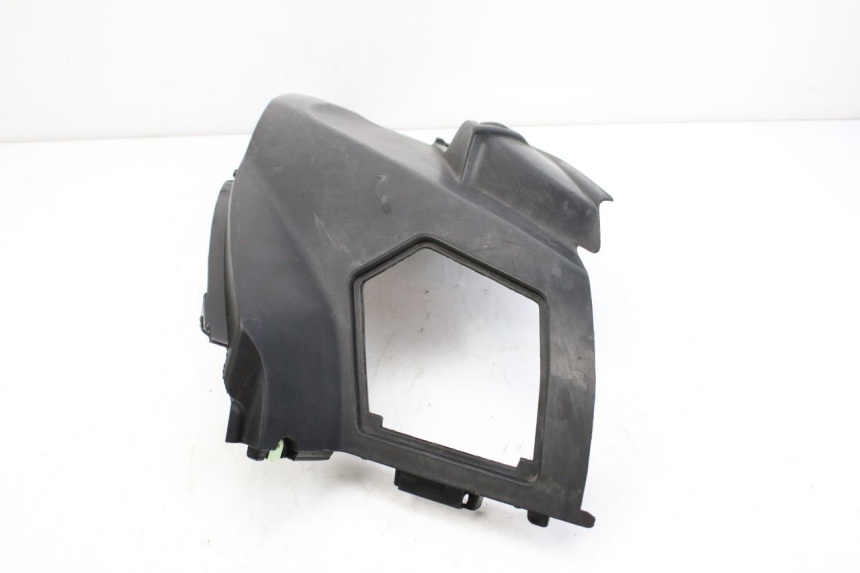 photo de CACHE SOUS SELLE GAUCHE PEUGEOT CITYSTAR 50 (2013 - 2017) - Gros plan technique