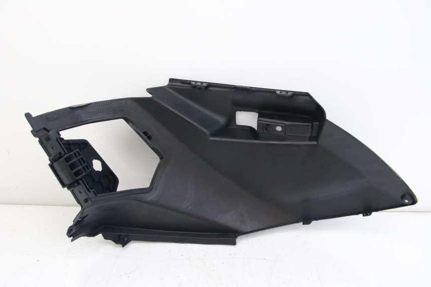 photo de CACHE SOUS SELLE GAUCHE PEUGEOT CITYSTAR 50 (2013 - 2017) - Autre angle de vue