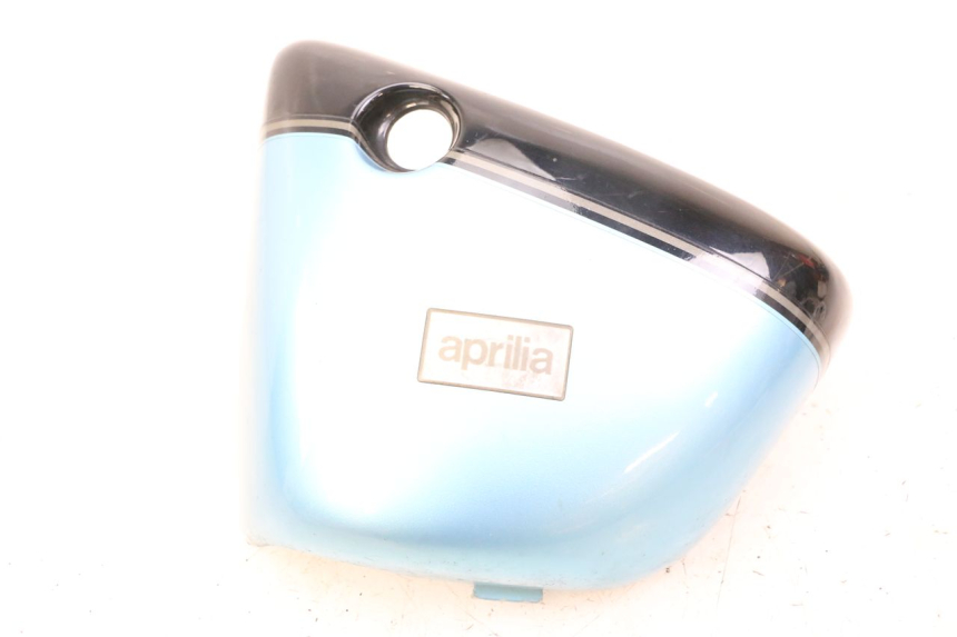 photo de CACHE SOUS SELLE GAUCHE APRILIA CLASSIC 125 (1995 - 2001) - Vue principale