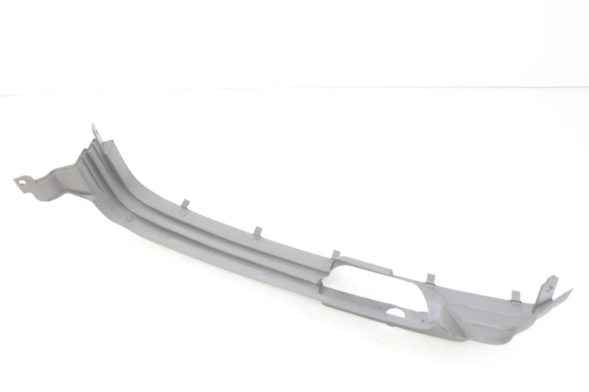 photo de CACHE SOUS SELLE GAUCHE SUZUKI CP 80 (1985 - 1996) - Détail de la pièce