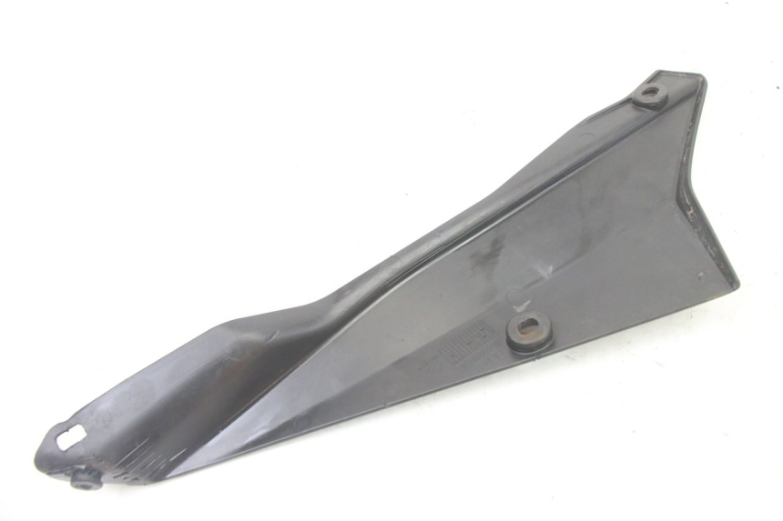 photo de CACHE SOUS SELLE GAUCHE DERBI SENDA SM DRD X-TREME 50 (2011 - 2017) - Zoom état d’usage