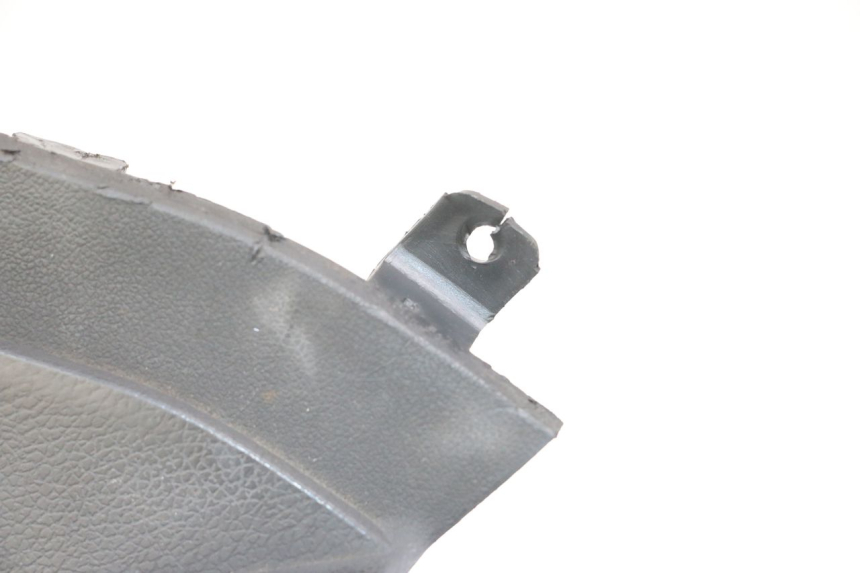 photo de CACHE SOUS SELLE GAUCHE KYMCO DINK 4T 50 (2007 - 2018) - Zoom état d’usage