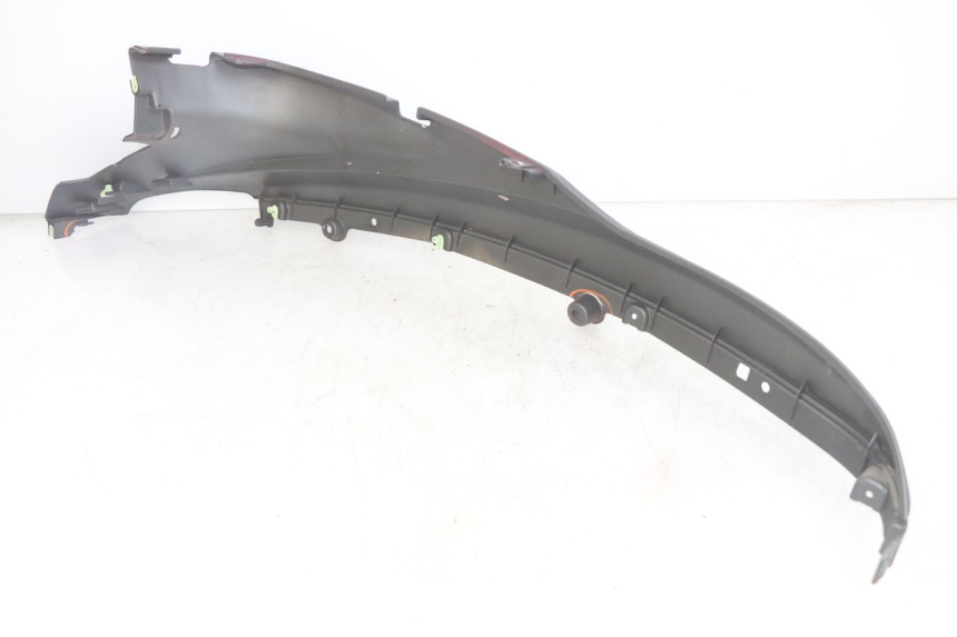 photo de CACHE SOUS SELLE GAUCHE PEUGEOT DJANGO 4T 50 (2014 - 2019) - Points de fixation