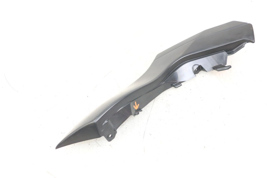 photo de CACHE SOUS SELLE GAUCHE KAWASAKI ER-6 ER6 N 650 (2012 - 2016) - Gros plan technique