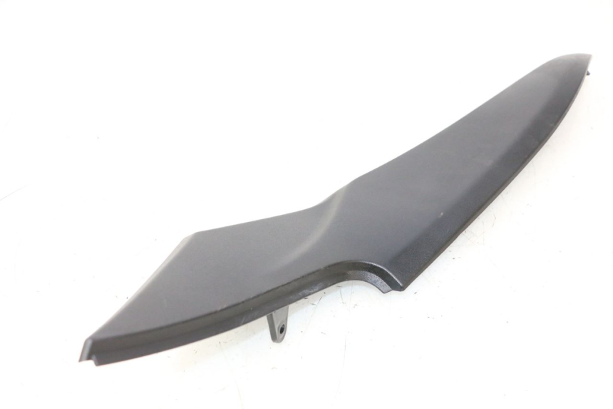 photo de CACHE SOUS SELLE GAUCHE KAWASAKI ER-6 ER6 N 650 (2005 - 2009) - Autre angle de vue