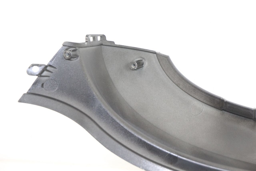 photo de CACHE SOUS SELLE GAUCHE SYM FIDDLE 3 III 125 (2014 - 2020) - Détail de la pièce