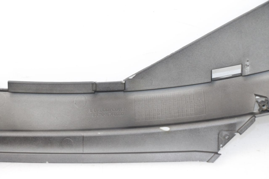 photo de CACHE SOUS SELLE GAUCHE SYM FIDDLE 3 III 125 (2014 - 2020) - Zoom état d’usage