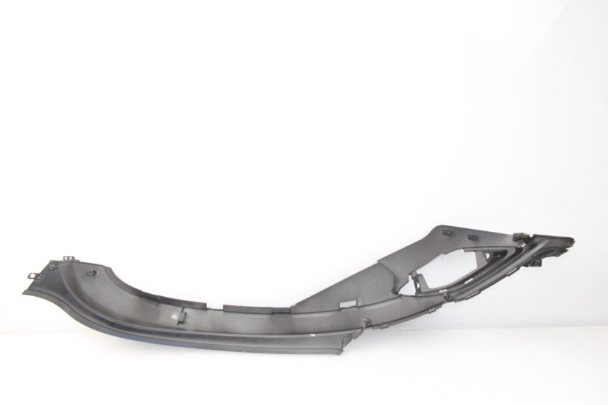 photo de CACHE SOUS SELLE GAUCHE SYM FIDDLE 3 III 125 (2014 - 2020) - Gros plan technique