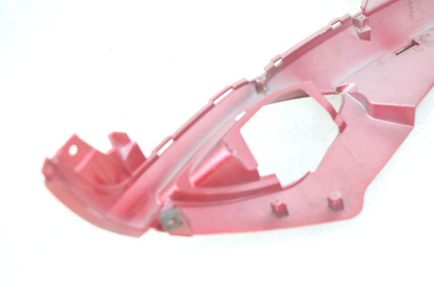 photo de CACHE SOUS SELLE GAUCHE SYM FIDDLE 3 III 125 (2014 - 2020) - Gros plan technique