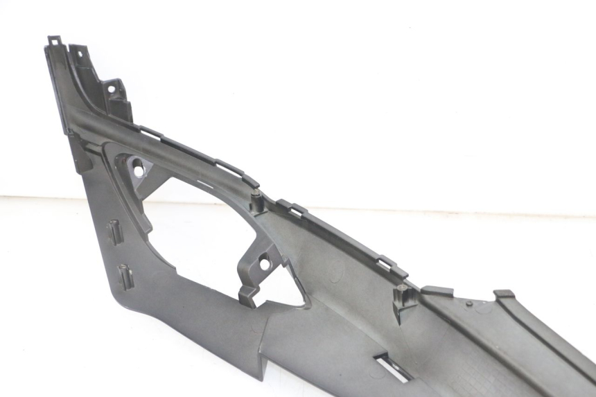 photo de CACHE SOUS SELLE GAUCHE SYM FIDDLE 3 III 50 (2014 - 2020) - Zoom état d’usage