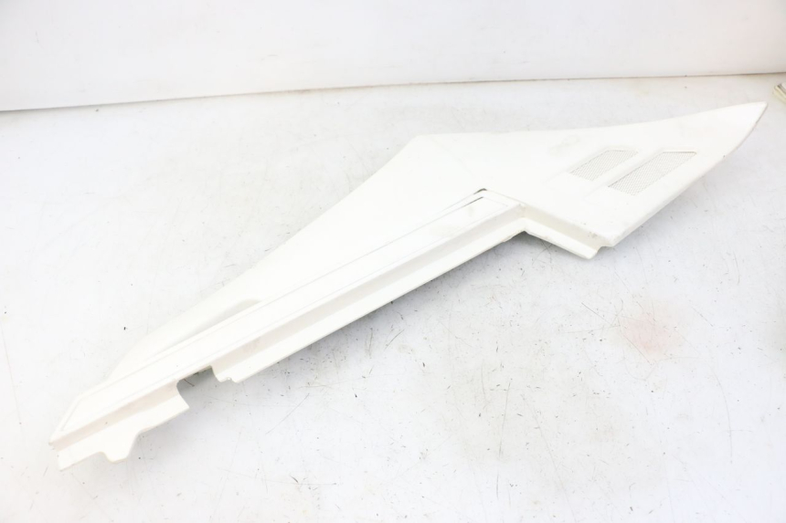 photo de CACHE SOUS SELLE GAUCHE YAMAHA FJ 36Y 1100 (1984 - 1985) - Points de fixation