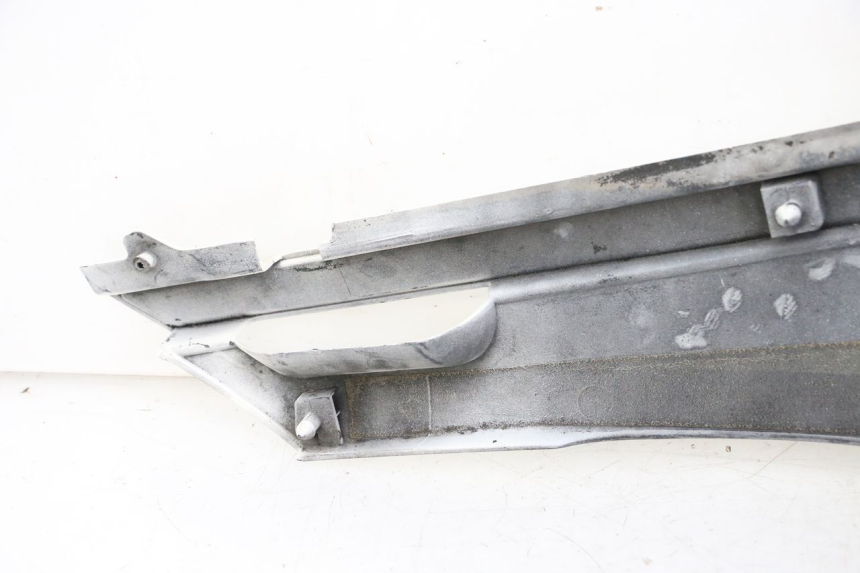 photo de CACHE SOUS SELLE GAUCHE YAMAHA FJ 36Y 1100 (1984 - 1985) - Pièce contrôlée