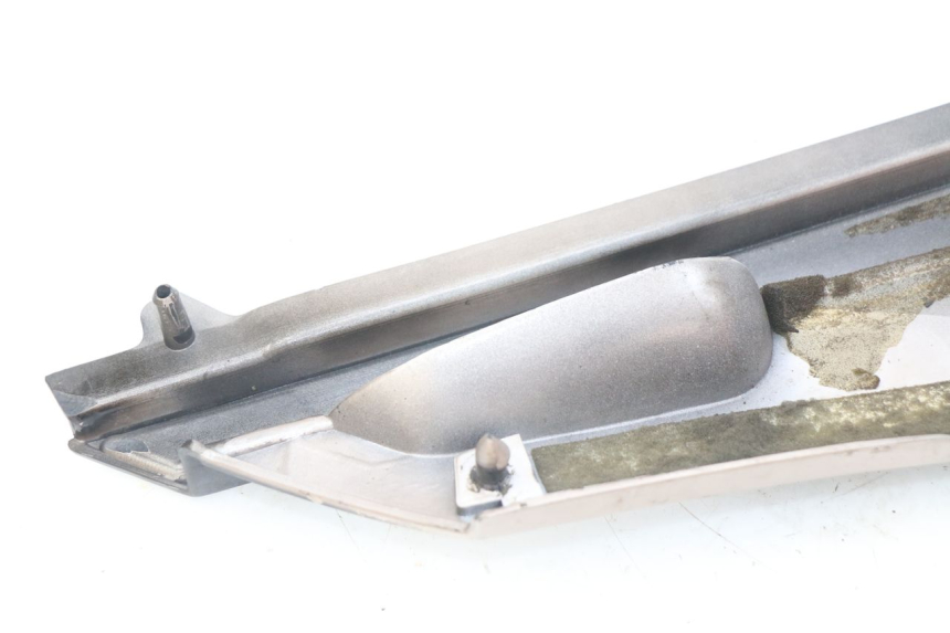 photo de CACHE SOUS SELLE GAUCHE YAMAHA FJ 3CX 1200 (1986 - 1996) - Vue d’ensemble