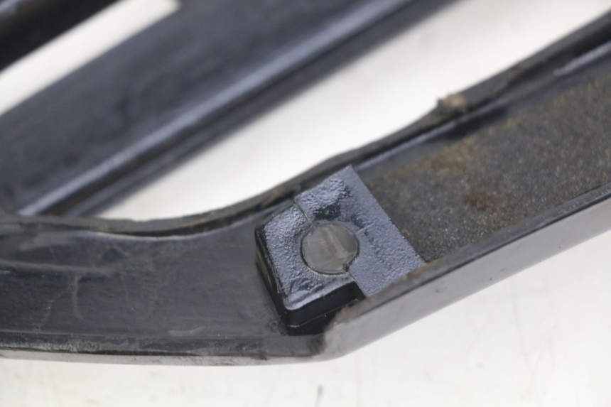 photo de CACHE SOUS SELLE GAUCHE YAMAHA FJ 3CX 1200 (1986 - 1996) - Détail de la pièce